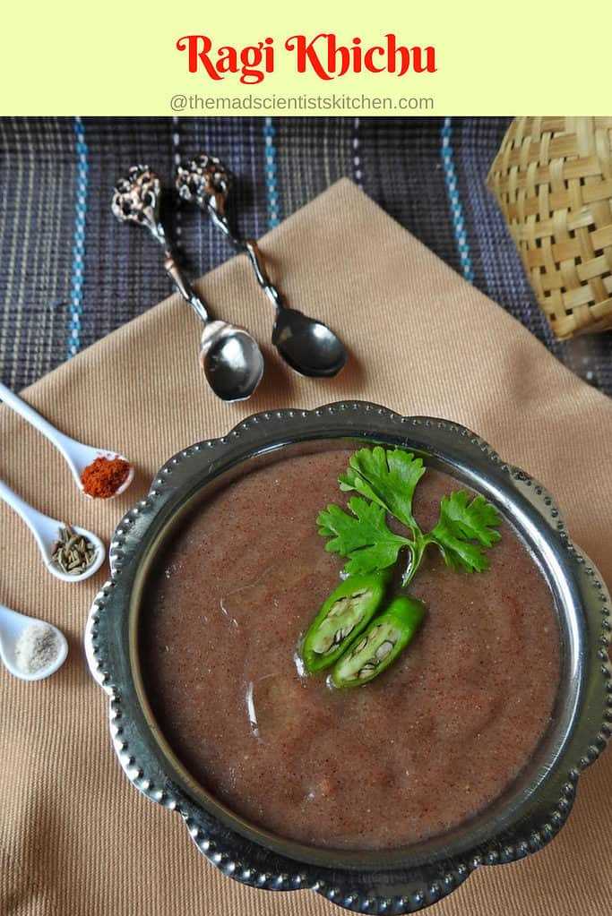 Khichu or Kichiyu is a traditional Gujarati snack