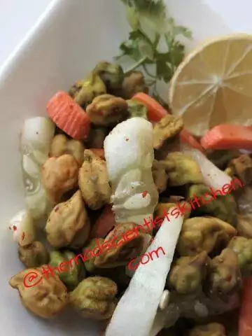 Fresh Hara Chana Chaat,Green Chickpea Salad, Harbara, Kadli