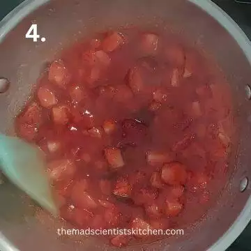 Add vanilla essence to strawberry sauce